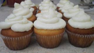 Key Lime Pie Cupcakes [upl. by Darill385]