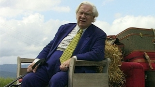 The Red Couch  Sir Peter Ustinov [upl. by Baillieu]