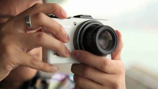 Olympus XZ1 Handson feat Canon S95 [upl. by Iznek]