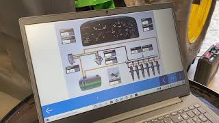 Diagnóstico eletrônico em trator John Deere 6135J com scanner multimarcas da TEXA [upl. by Erdnassac]