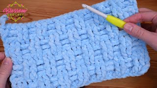 EASIEST Crochet Blanket For Bulky Yarn  How to Crochet The Mini Weave Stitch Chenille Yarn [upl. by Vitia]