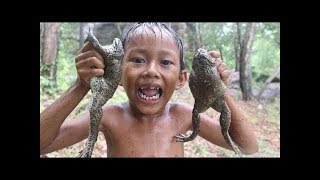 NIÑOS COCINANDO RANAS FRITAS DE DESAYUNO  Supervivencia en la Selva Tecnologia Primitiva [upl. by Faxon]