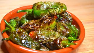 How to cook Spanish Padron Peppers Easy Tapas [upl. by Ebberta]