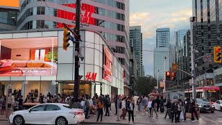 Friday Night YongeDundas Square Downtown Toronto Walking Tour [upl. by Bellamy87]