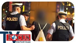 Null Toleranz Die Polizei im Münchner Bahnhofsviertel  Focus TV Reportage [upl. by Revlis922]