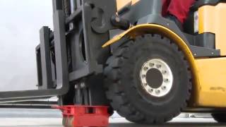 Linde E20 E50 Traction Control Test II Linde vs Jungheinrich [upl. by Beulah]