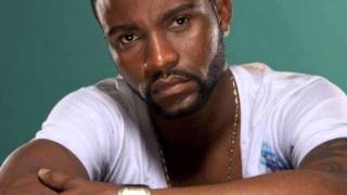 Fally Ipupa  Une minute Fr [upl. by Stricklan]