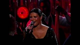 Catherine ZetaJones and Queen Latifah  I Move On Live Oscars 2003 [upl. by Infield]