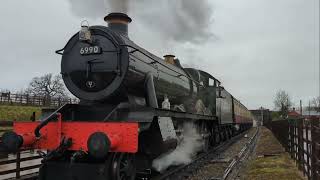 6990 Witherslack Hall leaves Quorn amp Woodhouse Great Central Railway Betwixtmas 301223 [upl. by Nalak628]