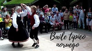 Baile típico noruego en el Museo Folklórico de Oslo [upl. by Theran693]