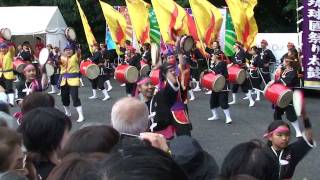 TOKYO2016招致決定応援大パレード  演舞  ◆ 琉球國祭り太鼓  26 [upl. by Latsyk]