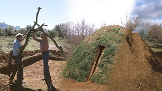 CHOZA O VIVIENDA PRIMITIVA Construcción tradicional de este refugio en la naturaleza  Documental [upl. by Power]