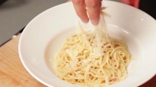 Spaghetti carbonara maken  recept  Allerhande [upl. by Vickey729]