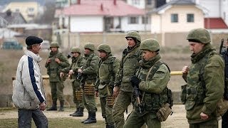 Venti di guerra in Ucraina faccia a faccia i militari russi e ucraini [upl. by Nahtan]