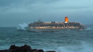 Navios de cruzeiro em tempestades no mar [upl. by Akenahc]