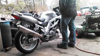 2003 SV1000s start up rev yoshimura 21 exhaust [upl. by Waldron4]