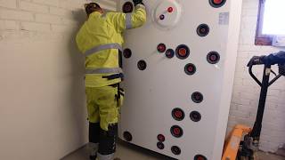 Varaajan asennus aurinkosähköjärjestelmään  Installing water heater to solar power system [upl. by Blader]