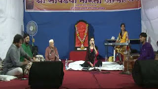 Mahalakshmi Mantra  Om Hreem Shreem Kleem Mahalakshmi Namaha  Fast [upl. by Aneekat]