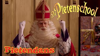 CLIP DE PIETENDANS  DANSPIET 2013 • Videoclip uit film ‘De Pietenschool’ • Sinterklaasliedjes [upl. by Adliwa573]