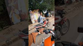 His bike ran out of petrol ⛽️ petrol humanity happiness trending duketeja tirupati [upl. by Agueda]