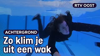 Veilig schaatsen Zo red je jezelf uit een wak  RTV Oost [upl. by Ynatirb383]