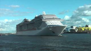 MSC SPLENDIDA in Hamburg rockt beim Auslaufen am 1052015 [upl. by Nelag544]