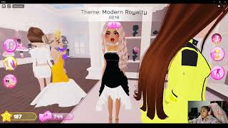 Genevieve Plays Roblox Dress to Impress Fashion Show Fun [upl. by Eriha]