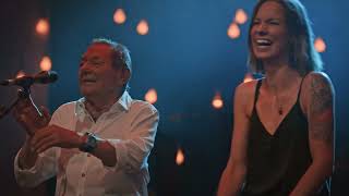 Christina Stürmer feat Wolfgang Ambros  Du bist wia de Wintasun MTV Unplugged [upl. by Hirsch161]