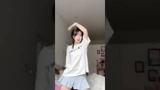 Trending TikTok Dances 22 Đừng Hỏi Em Ổn Không [upl. by Anilosi855]