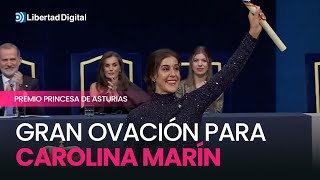 Carolina Marín recibe el Premio Princesa de Asturias muy emocionada y con una ovación [upl. by Akisey]