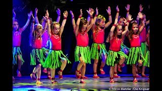 Kindertanzgruppe Mini Society mit ihrem Showtanz quotGestrandet im Paradies 201819quot [upl. by Yelknirb874]