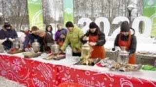 Samovar tea makers celebrated at winter festival [upl. by Berner]