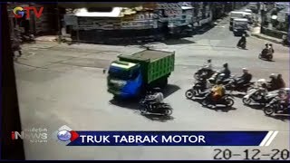 Menerobos Lampu Merah Truk Bermuatan Pasir Tabrak Pengendara Motor  BIM 2012 [upl. by Hareema]