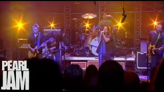 Do The Evolution  Late Show With David Letterman  Pearl Jam [upl. by Ronnie291]