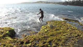 Pêcheur de langoustes  Libanona FortDauphin  Madagascar [upl. by Nnaylime]