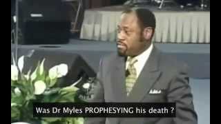 Was Dr Myles Munroe PROPHESYING his death [upl. by Nerhtak718]