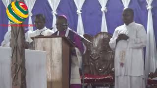 Monseigneur Nicodème Barrigah officie la messe de veillée funèbre de Monseigneur Philippe Kpodzro [upl. by Knowles527]