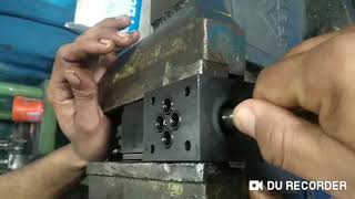 How to clean Hydraulic Directional Valve [upl. by Imorej]