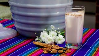 Agua de horchata en vitrolero [upl. by Niloc989]