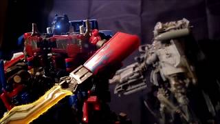 TRANSFORMERS Optimus VS Decepticons [upl. by Bilat]