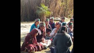 Tibetan Buddhist ladies chanting in park by the lake in rewalsar  Tso Pema [upl. by Aksehcnarf983]