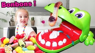 Challenge Crocodile Dentiste Croc Bonbons  Yummy Gummy Food [upl. by Farr]