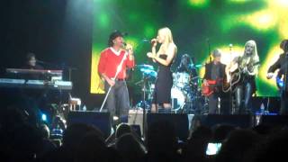 Tim McGraw amp Gwyneth Paltrow LivequotMe and Tennesseequot [upl. by Dusty315]