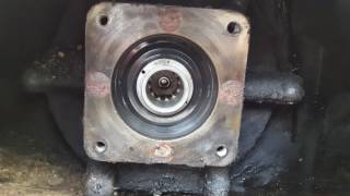 1995 Bobcat 753 Drive Motor Rebuild  Part 1 [upl. by Areemas]