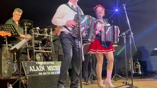 Frédéric BUCH et Myriam THIEBAUT « Le Petit Chapeau Tyrolien￼ » accordéon musette accordeon danse ￼ [upl. by Sinnaoi983]