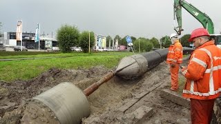 Pulling in a main sewer pipe  rioolbuis trekken [upl. by Breban507]