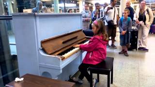 Für Elise  Titanic Maan Hamadehs style by Diane at London station [upl. by Eniortna]