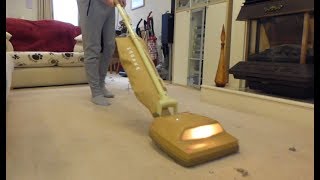 Just Vacuuming Vintage Hoover Ranger U4002 vacuum cleaner 1975 [upl. by Hanonew]