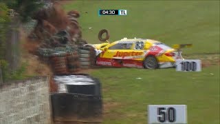 Stock Car Brasil 2017 FP Autódromo Internacional de Tarumã Gabriel Casagrande Crash [upl. by Ross]