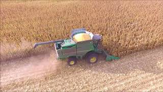 Combing Corn with a John Deere S680 [upl. by Atekin]